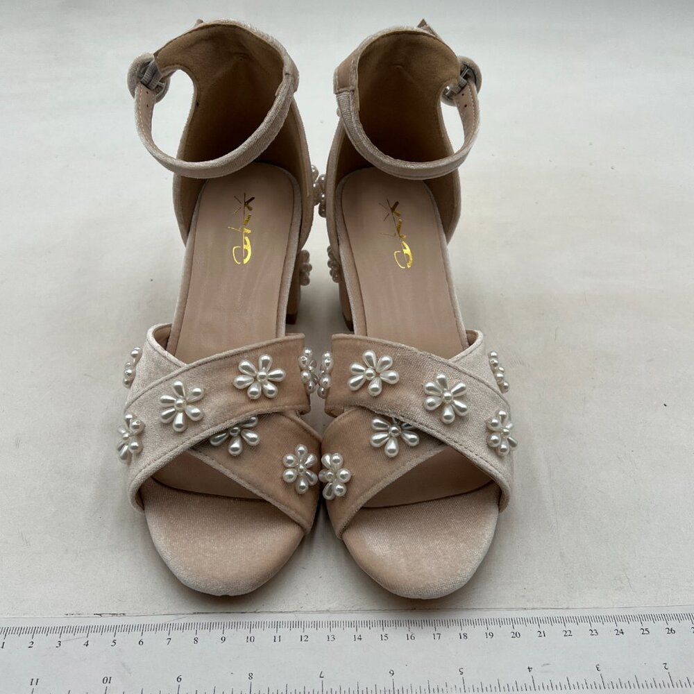 XYD Blush Pearl Flower Ankle-Strap Block Heel Sandals - Picture 2 of 7